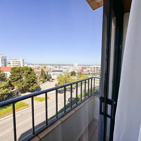 Apartment T2 C/ Varandas & Redes - Da Rocha 10min